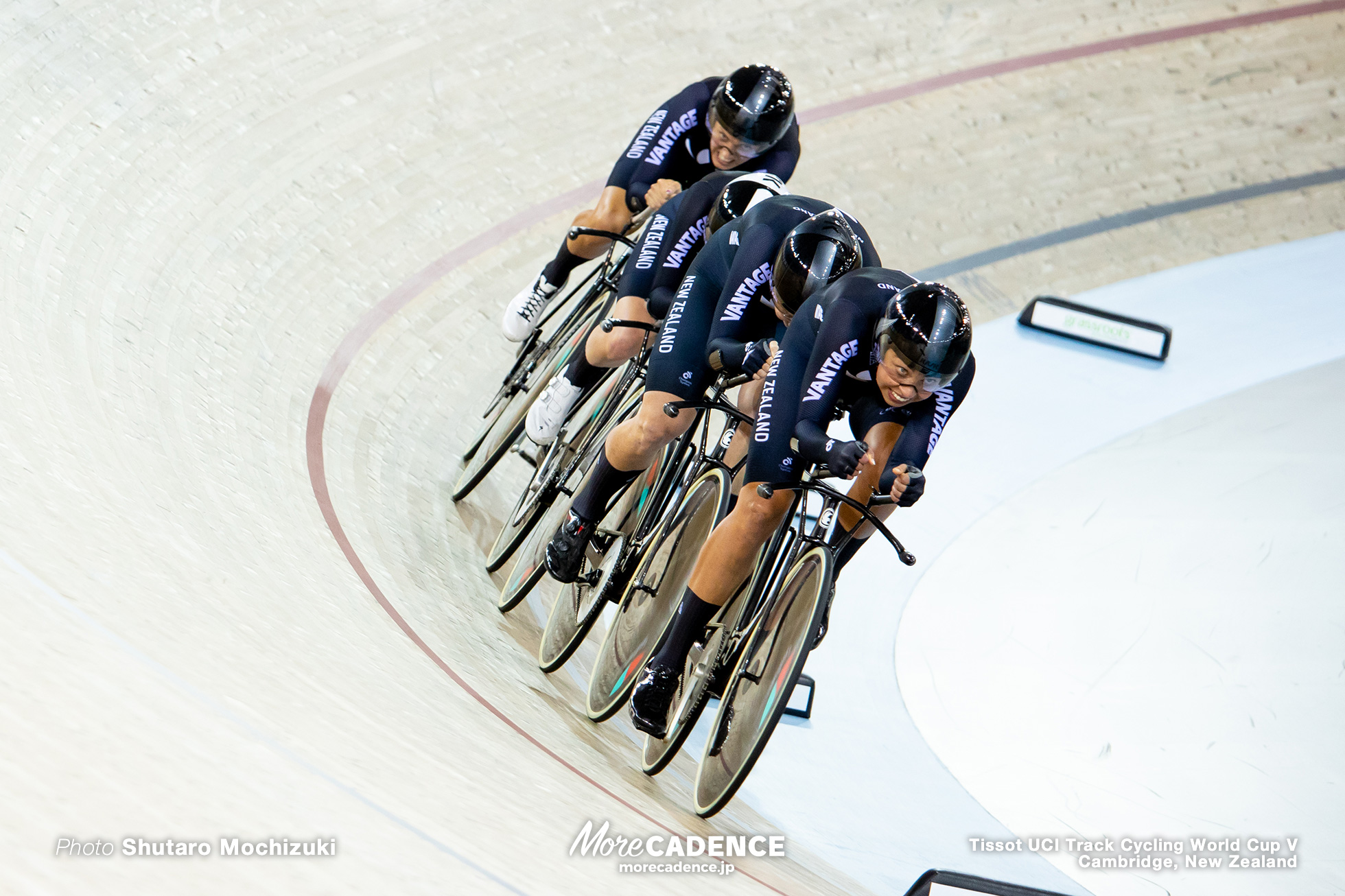 Final / Women's Team Pursuit / Track Cycling World Cup V / Cambridge, New Zealand