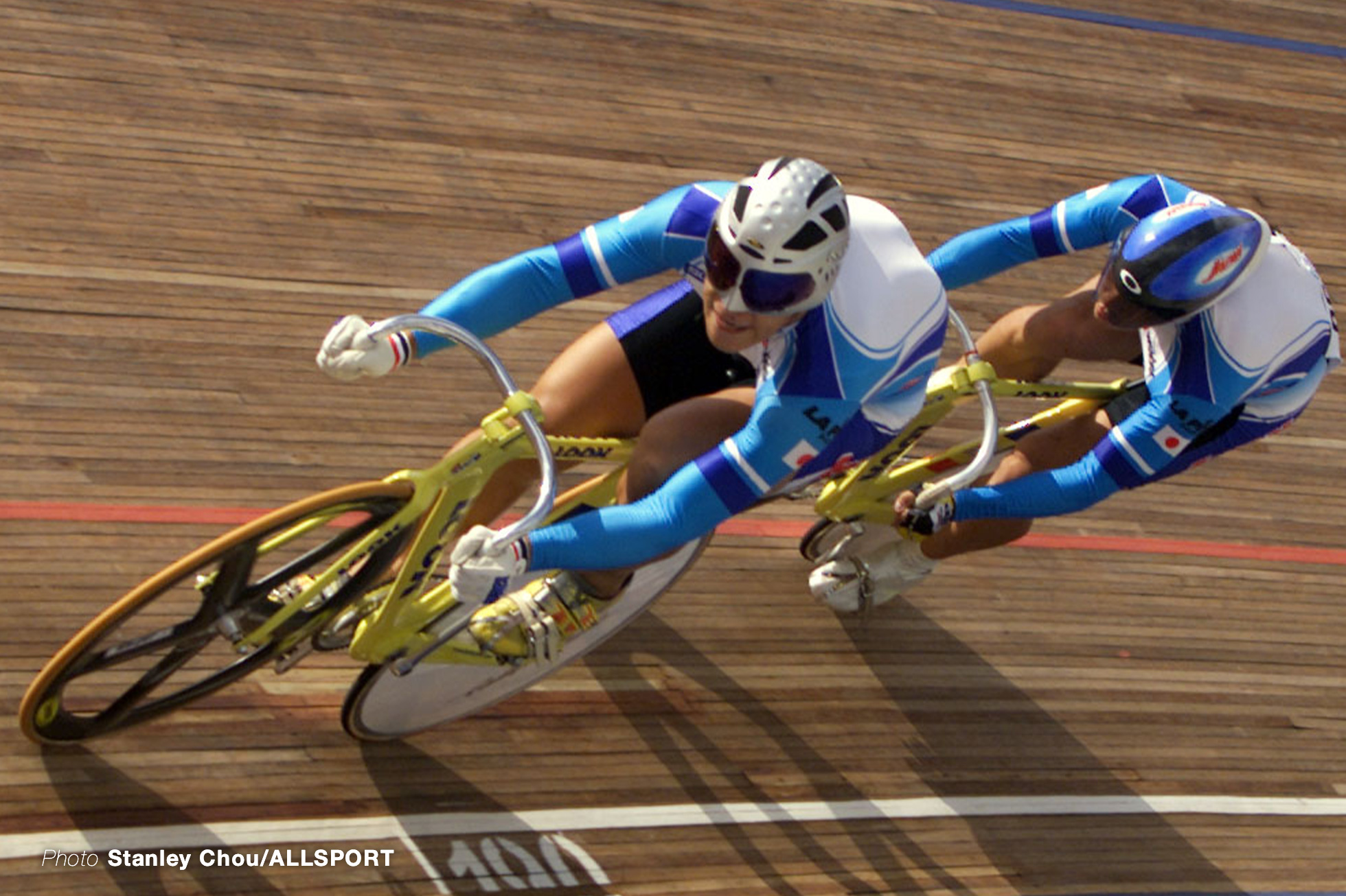 永井清史 金子貴志 Track World Cup 2001. X26 August 2001: Kiyofumi Nagai and Takashi Kaneko of Japan in action during the Men Olympic Sprints finals held on the final day of the 2001Track World Cup Cycling Championships at the Rakyat Velodrome, Ipoh, Malaysia. DIGITAL IMAGE. Mandatory Credit: Stanley Chou/ALLSPORT