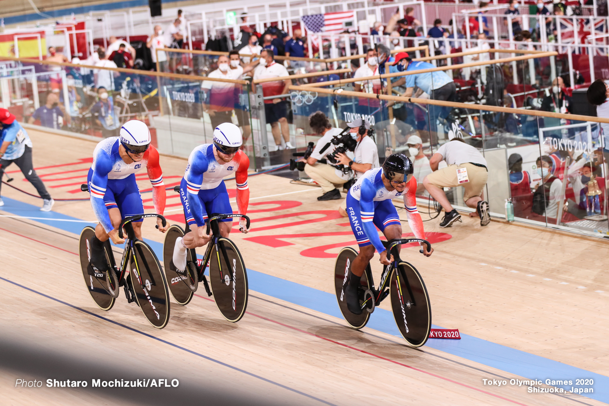 フロリアン・グレンボ Florian Grengbo (FRA), セバスチャン・ビジエ Sebastien Vigier (FRA), ライアン・へラル Rayan Helal (FRA), Men's Team Sprint Final for Bronze AUGUST 3, 2021 - Cycling : during the Tokyo 2020 Olympic Games at the Izu Velodrome in Shizuoka, Japan. (Photo by Shutaro Mochizuki/AFLO)