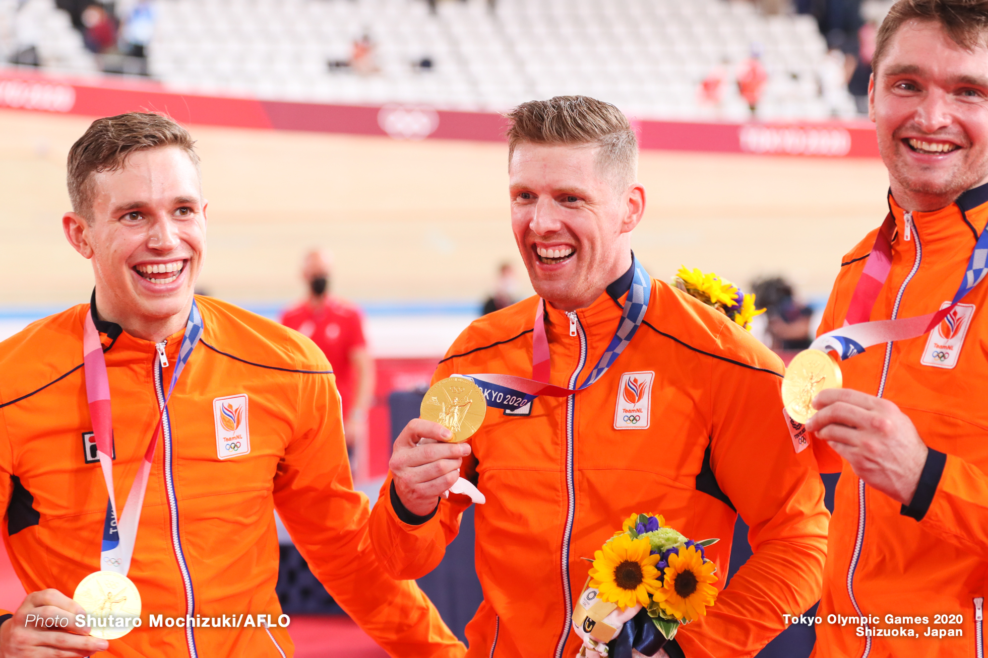 マティエス・ブフリ Buchli Matthijs (NED),ハリー・ラブレイセン Harrie Lavreysen (NED), ロイ・バンデンバーグ Roy van den Berg (NED), Men's Team Sprint Final AUGUST 3, 2021 - Cycling : during the Tokyo 2020 Olympic Games at the Izu Velodrome in Shizuoka, Japan. (Photo by Shutaro Mochizuki/AFLO)