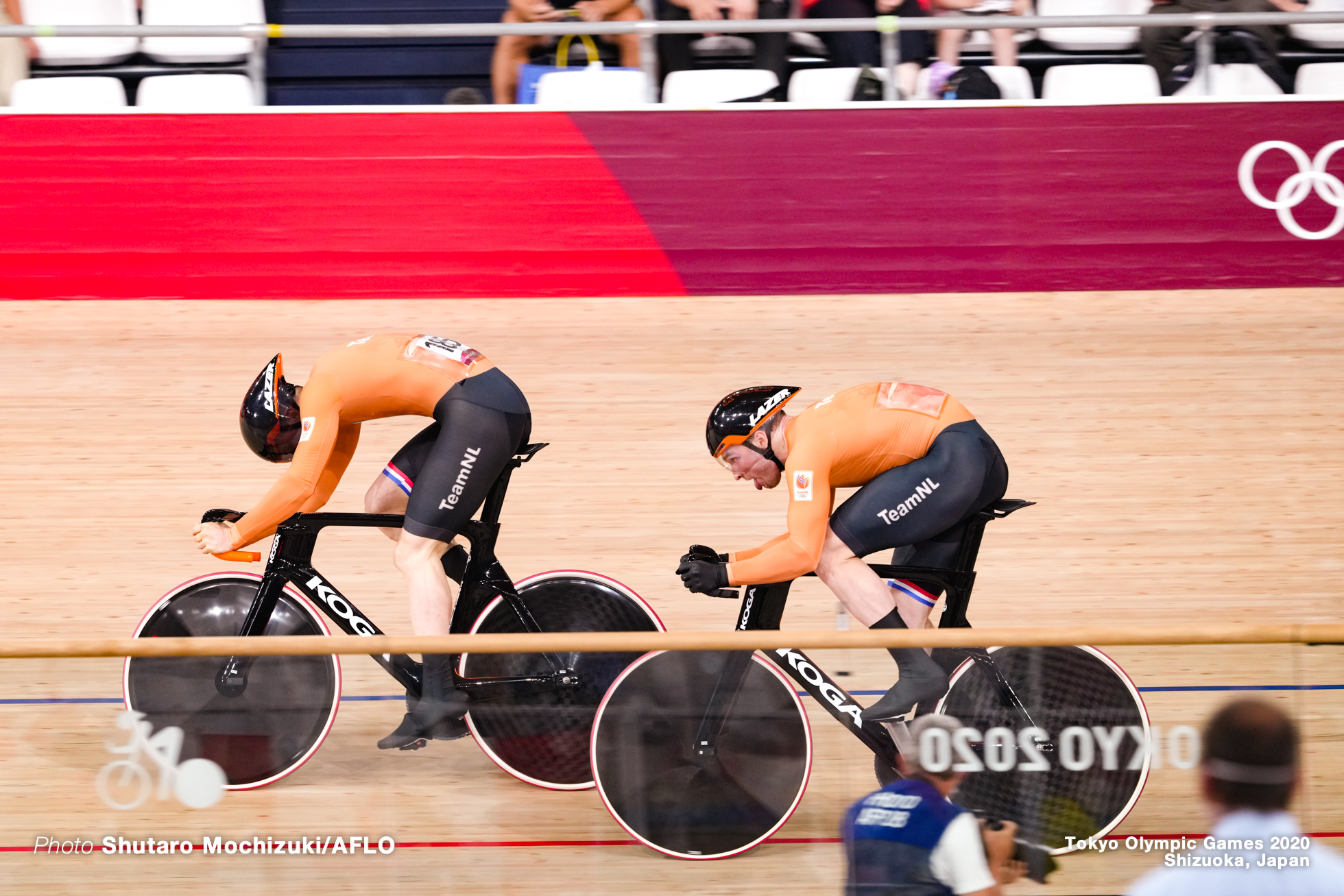 ハリー・ラブレイセン Harrie Lavreysen (NED), マティエス・ブフリ Buchli Matthijs (NED),Men's Team Sprint Qualifying AUGUST 3, 2021 - Cycling : during the Tokyo 2020 Olympic Games at the Izu Velodrome in Shizuoka, Japan. (Photo by Shutaro Mochizuki/AFLO)