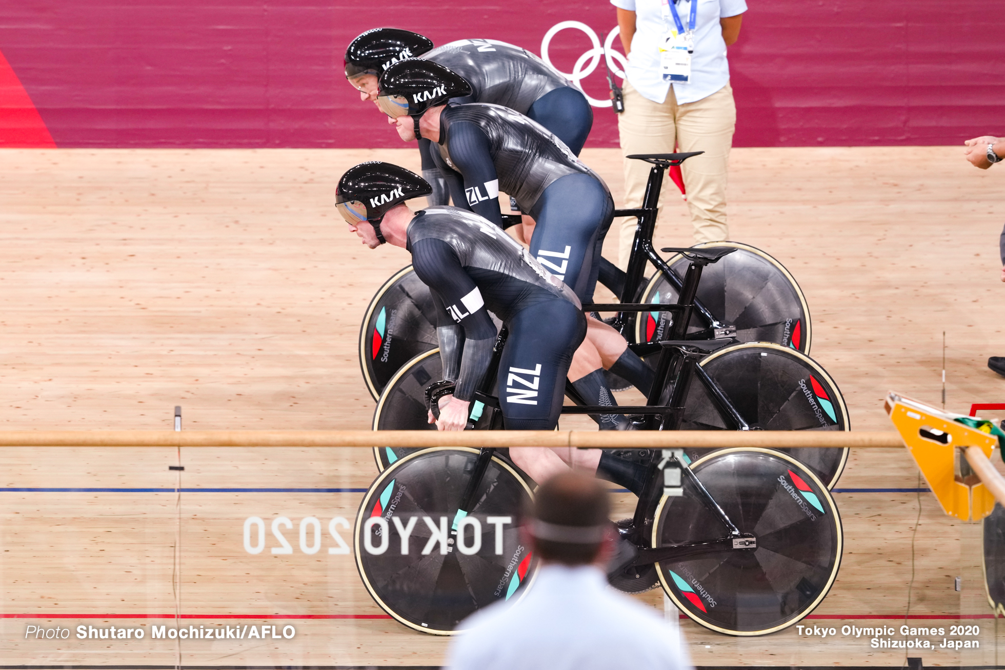 サム・デイキン Sam Dakin (NZL), イーサン・ミッチェル Ethan Mitchell (NZL), サム・ウェブスター Sam Webster (NZL), Men's Team Sprint Qualifying AUGUST 3, 2021 - Cycling : during the Tokyo 2020 Olympic Games at the Izu Velodrome in Shizuoka, Japan. (Photo by Shutaro Mochizuki/AFLO)