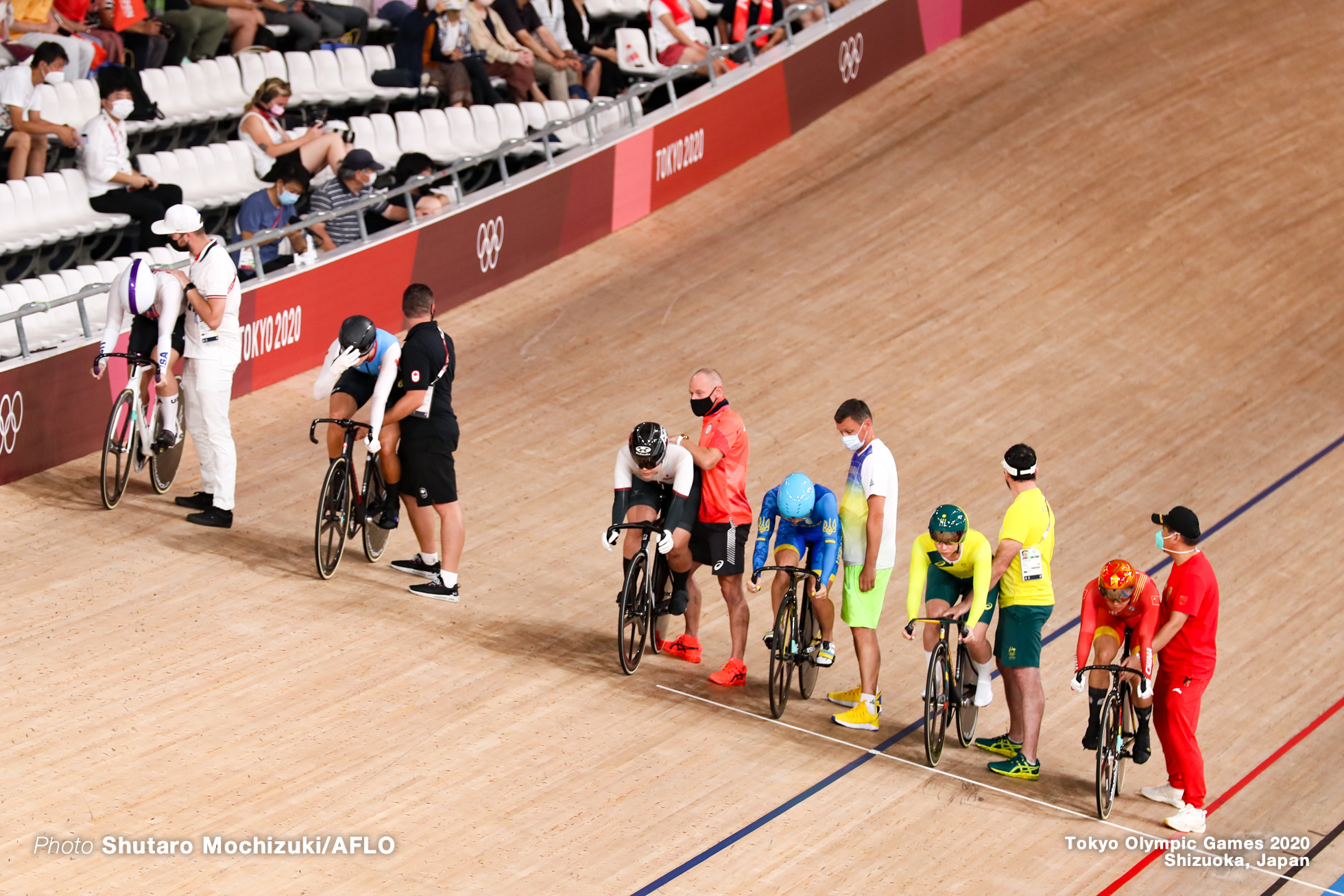 カーリー・マカラク Kaarle Mcculloch (AUS), ケルシー・ミシェル Kelsey Mitchell (CAN), 鍾天使 ゾン・ティエンシー Zhong Tianshi (CHN), 小林優香 Yuka Kobayashi (JPN), リウボフ・バソワ Liubov Basova (UKR), マンダリン・ゴドビー Madalyn Godby (USA), Women's Keirin Quarter-Final AUGUST 5, 2021 - Cycling : during the Tokyo 2020 Olympic Games at the Izu Velodrome in Shizuoka, Japan. (Photo by Shutaro Mochizuki/AFLO)