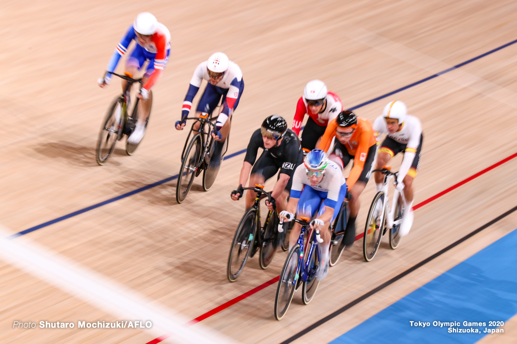 キャンベル・スチュワート Campbell Stewart (NZL), エリア・ビビアーニ Elia Viviani (ITA), Men's Omnium Elimination Race 3/4 AUGUST 5, 2021 - Cycling : during the Tokyo 2020 Olympic Games at the Izu Velodrome in Shizuoka, Japan. (Photo by Shutaro Mochizuki/AFLO)