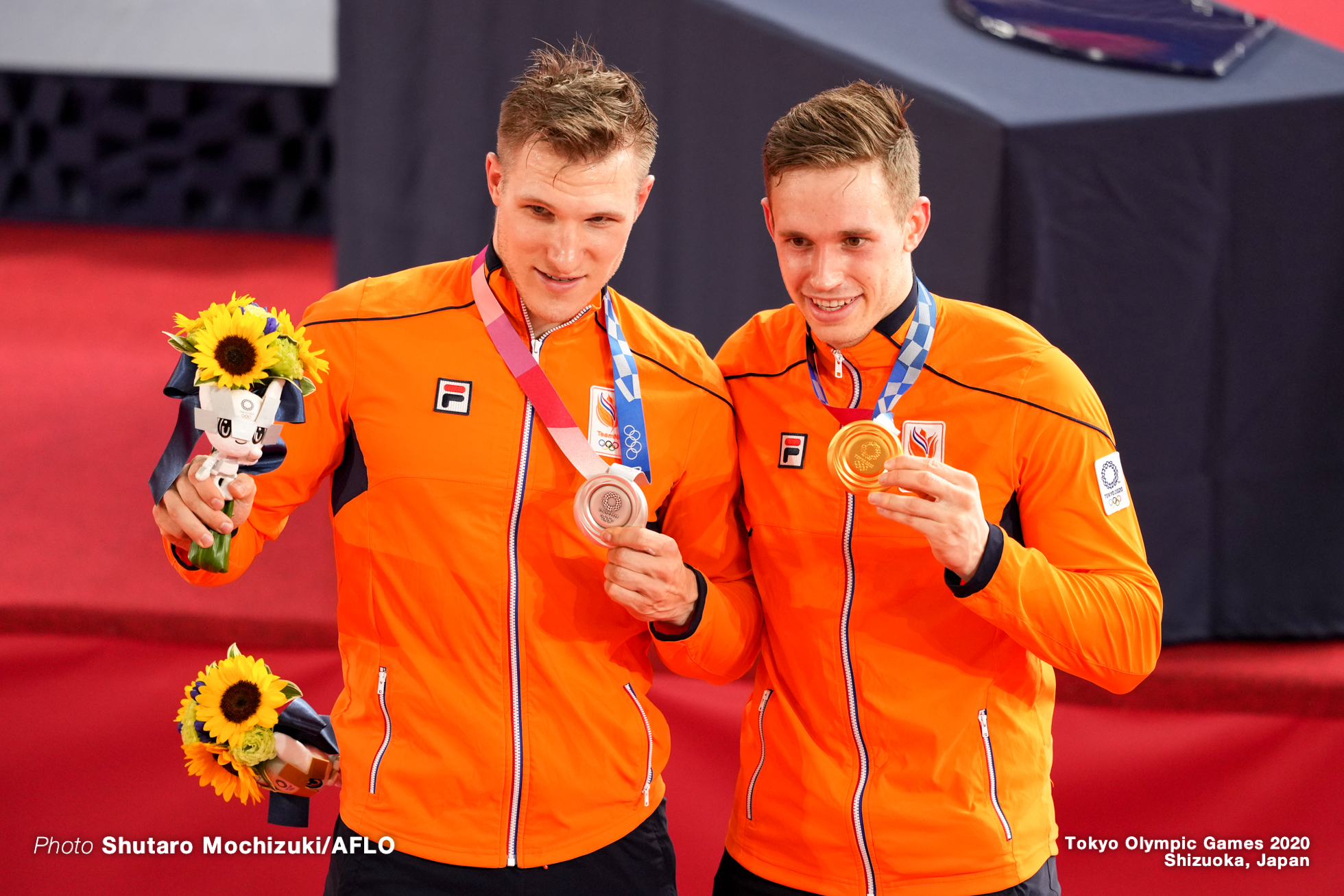 ジェフリー・ホーフラント Jeffrey Hoogland (NED), ハリー・ラブレイセン Harrie Lavreysen (NED), Men's Sprint Final AUGUST 6, 2021 - Cycling : during the Tokyo 2020 Olympic Games at the Izu Velodrome in Shizuoka, Japan. (Photo by Shutaro Mochizuki/AFLO)