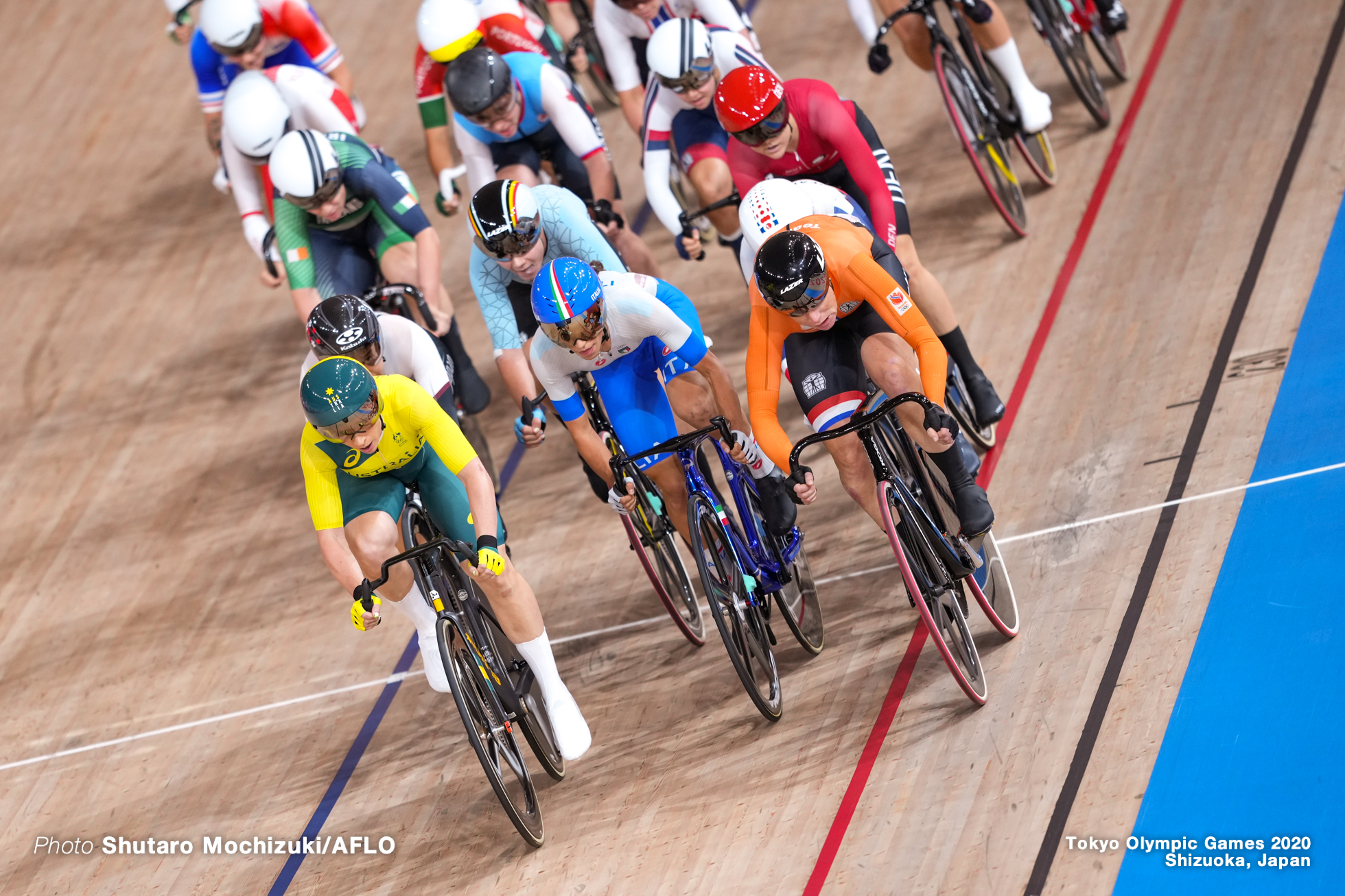 キルステン・ウィルト Kirsten Wild (NED), アネット・エドモンソン Annette Edomondson (AUS), Women's Omnium Scratch Race 1/4 AUGUST 8, 2021 - Cycling : during the Tokyo 2020 Olympic Games at the Izu Velodrome in Shizuoka, Japan. (Photo by Shutaro Mochizuki/AFLO)