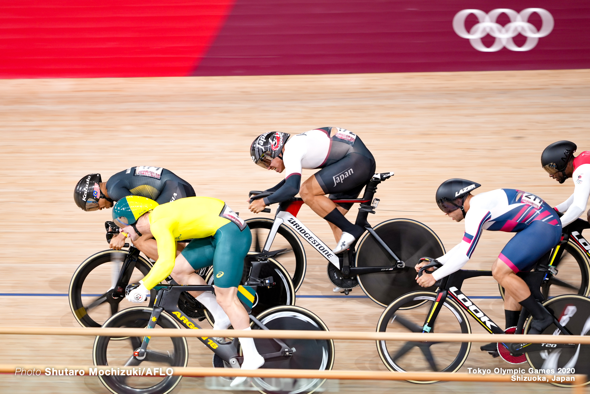 マシュー・グレーツァー Matthew Glaetzer (AUS), 脇本雄太 Yuta Wakimoto (JPN), アジズルハスニ・アワン Mohd Azizulhasni Awang (MAS), デニス・ドミトリエフ Denis Dmitriev (ROC), Men's Keirin Quarter-Final AUGUST 8, 2021 - Cycling : during the Tokyo 2020 Olympic Games at the Izu Velodrome in Shizuoka, Japan. (Photo by Shutaro Mochizuki/AFLO)