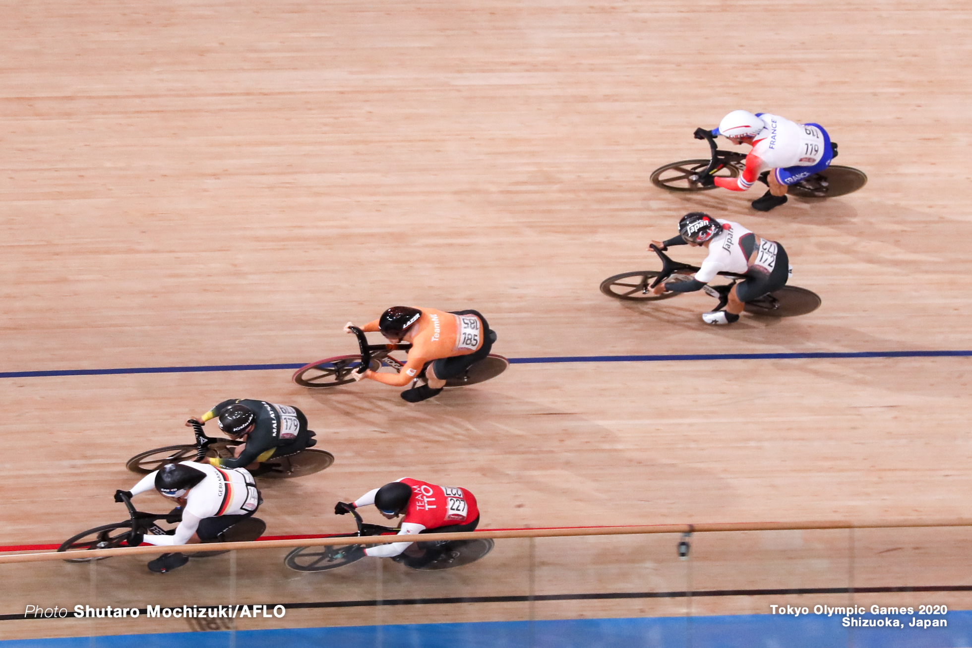 ライアン・エラル Rayan Helal (FRA), マキリミリアン・レビ Maximilian Levy (GER), 脇本雄太 Yuta Wakimoto (JPN), アジズルハスニ・アワン Mohd Azizulhasni Awang (MAS), ハリー・ラブレイセン Harrie Lavreysen (NED), ニコラス・ポール Nicholas Paul (TTO), Men's Keirin Semi-Final AUGUST 8, 2021 - Cycling : during the Tokyo 2020 Olympic Games at the Izu Velodrome in Shizuoka, Japan. (Photo by Shutaro Mochizuki/AFLO)