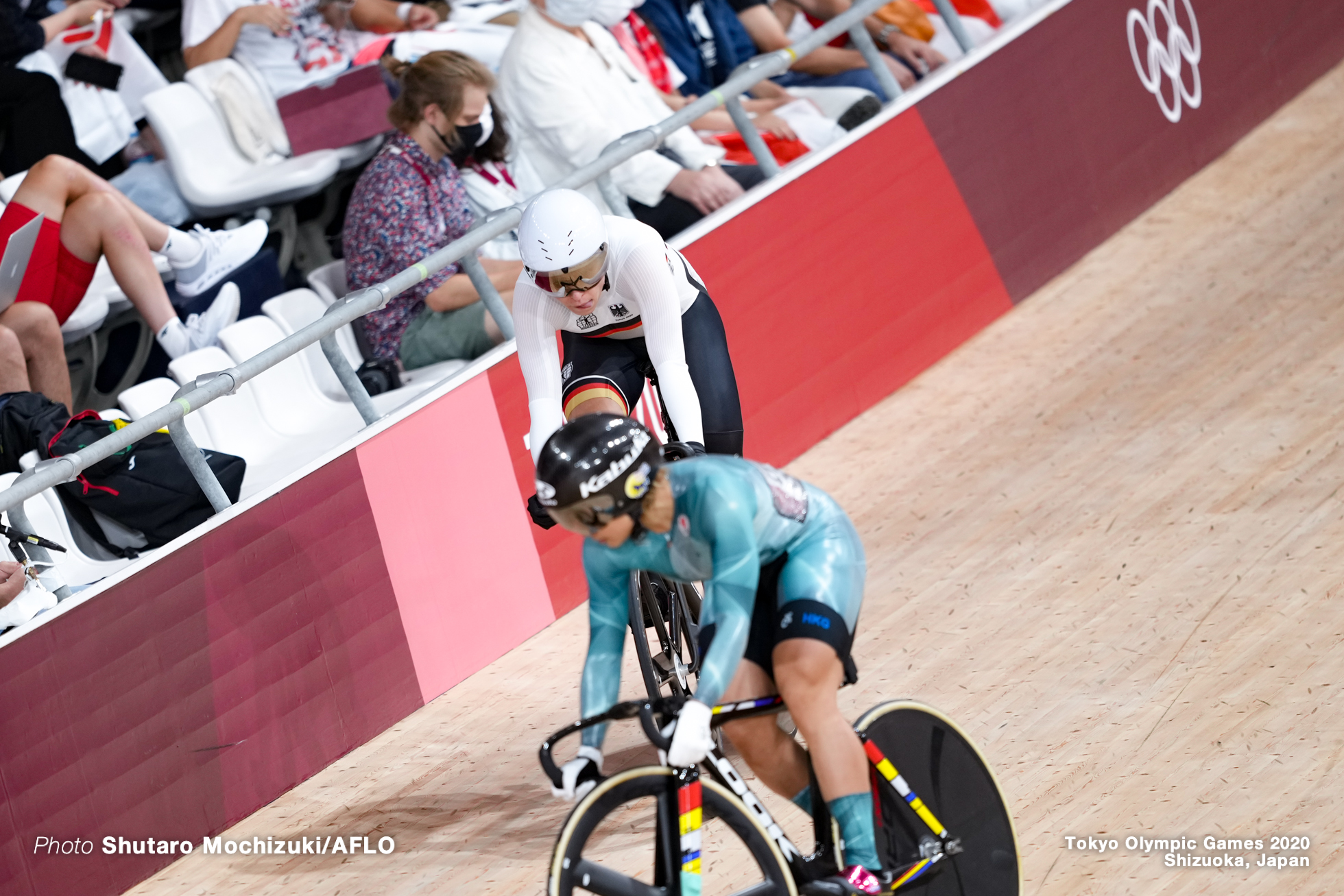 Women's Sprint Final for Bronze 李慧詩 リー・ワイジー Lee Wai Sze (HKG), エマ・ヒンツェ Emma Hinze (GER), AUGUST 8, 2021 - Cycling : during the Tokyo 2020 Olympic Games at the Izu Velodrome in Shizuoka, Japan. (Photo by Shutaro Mochizuki/AFLO)