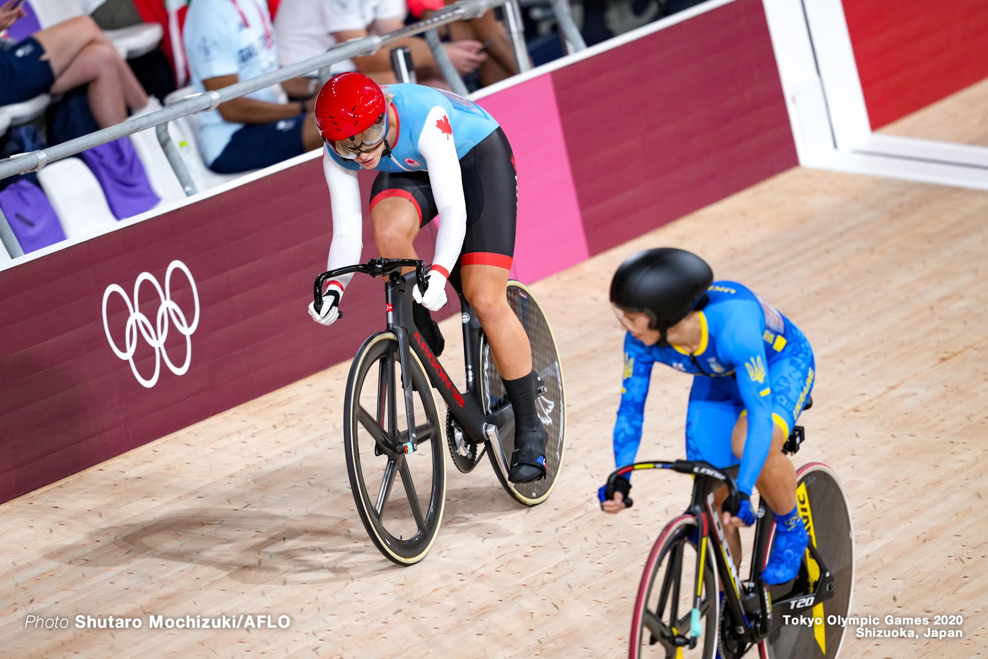 ケルシー・ミシェル Kelsey Mitchell (CAN), オレナ・スタリコワ Olena Starikova (UKR), Women's Sprint Final AUGUST 8, 2021 - Cycling : during the Tokyo 2020 Olympic Games at the Izu Velodrome in Shizuoka, Japan. (Photo by Shutaro Mochizuki/AFLO)