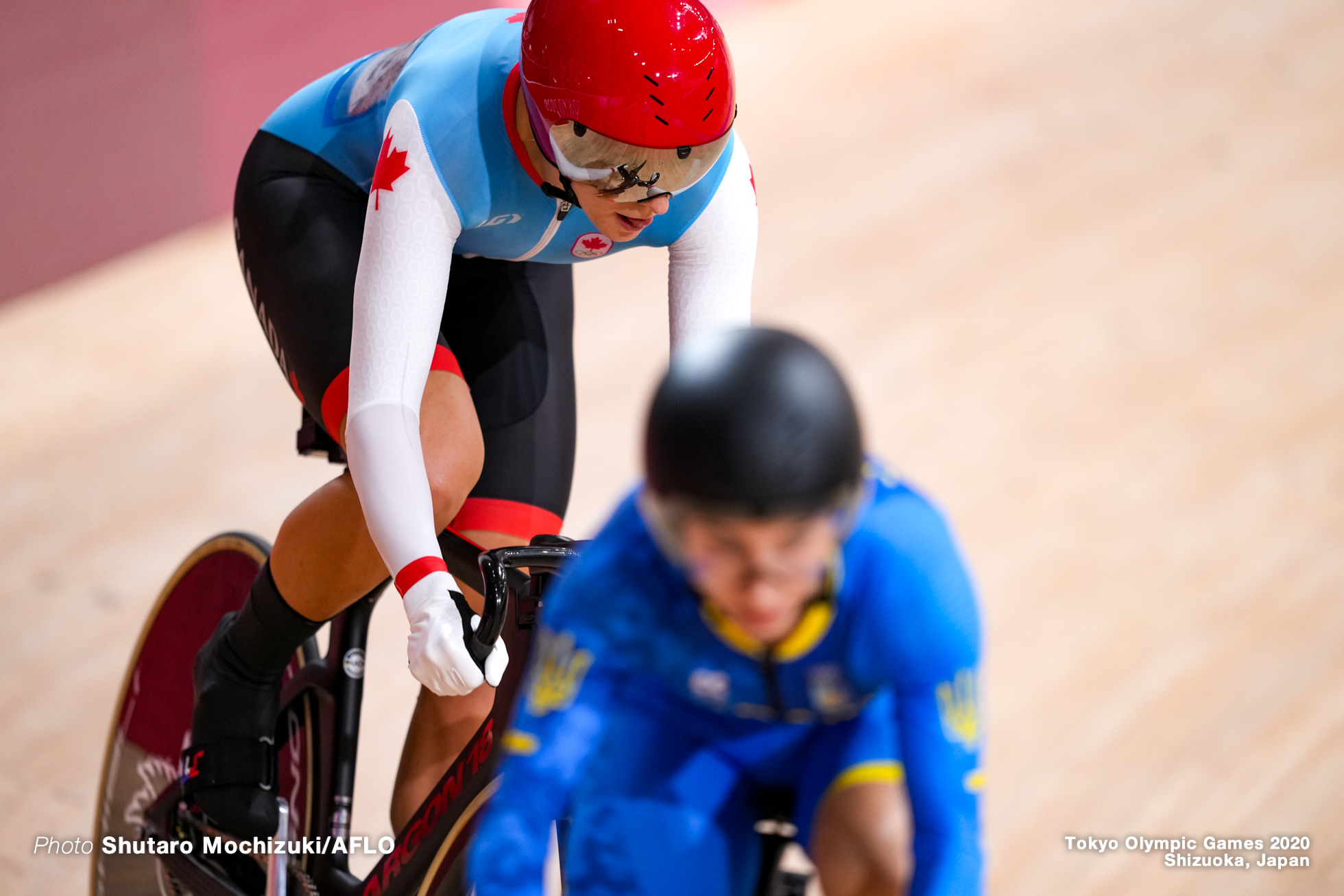 Women's Sprint Final オレナ・スタリコワ Olena Starikova (UKR), ケルシー・ミシェル Kelsey Mitchell (CAN), AUGUST 8, 2021 - Cycling : during the Tokyo 2020 Olympic Games at the Izu Velodrome in Shizuoka, Japan. (Photo by Shutaro Mochizuki/AFLO)