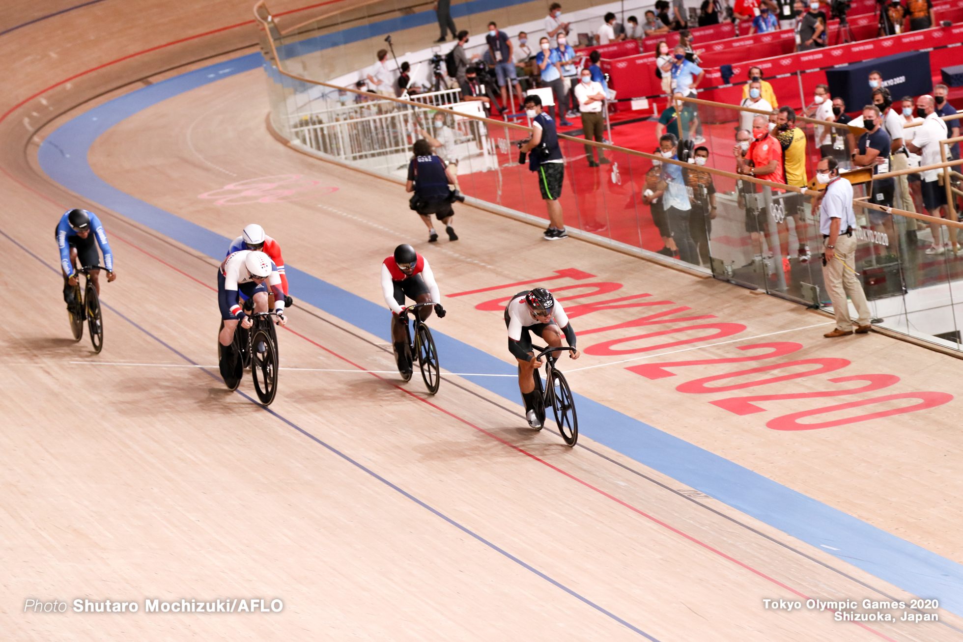 ケビン・キンテロ Kevin Santiago Quintero Chavarro (COL), ライアン・エラル Rayan Helal (FRA), ジャック・カーリン Jack Carlin (GBR), 脇本雄太 Yuta Wakimoto (JPN), クウェシ・ブラウン Kwesi Browne (TTO), Men's Keirin Final 7-12 AUGUST 8, 2021 - Cycling : during the Tokyo 2020 Olympic Games at the Izu Velodrome in Shizuoka, Japan. (Photo by Shutaro Mochizuki/AFLO)