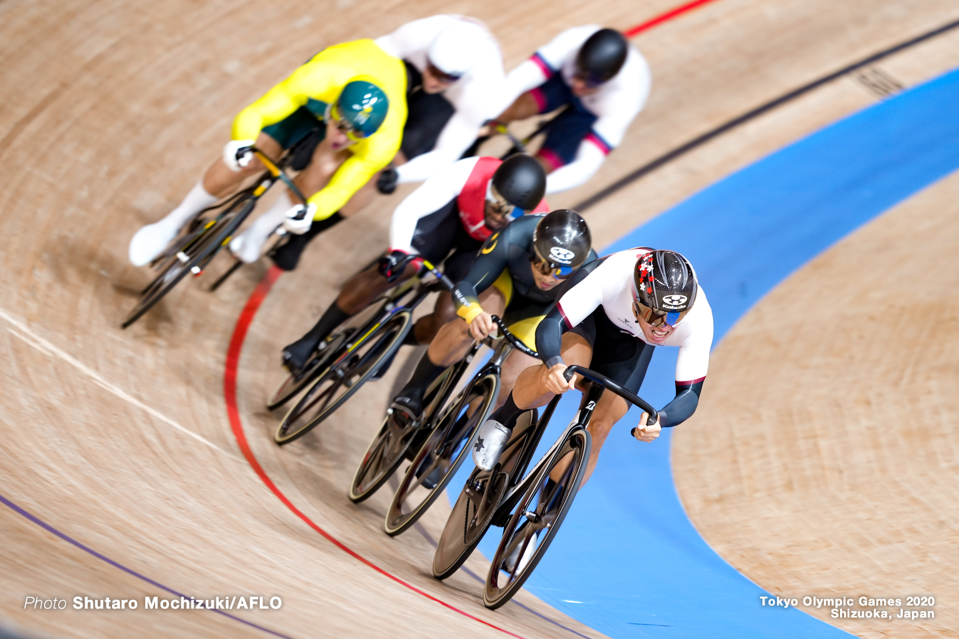 アジズルハスニ・アワン Mohd Azizulhasni Awang (MAS), 脇本雄太 Yuta Wakimoto (JPN), Men's Keirin Quarter-Final AUGUST 8, 2021 - Cycling : during the Tokyo 2020 Olympic Games at the Izu Velodrome in Shizuoka, Japan. (Photo by Shutaro Mochizuki/AFLO)