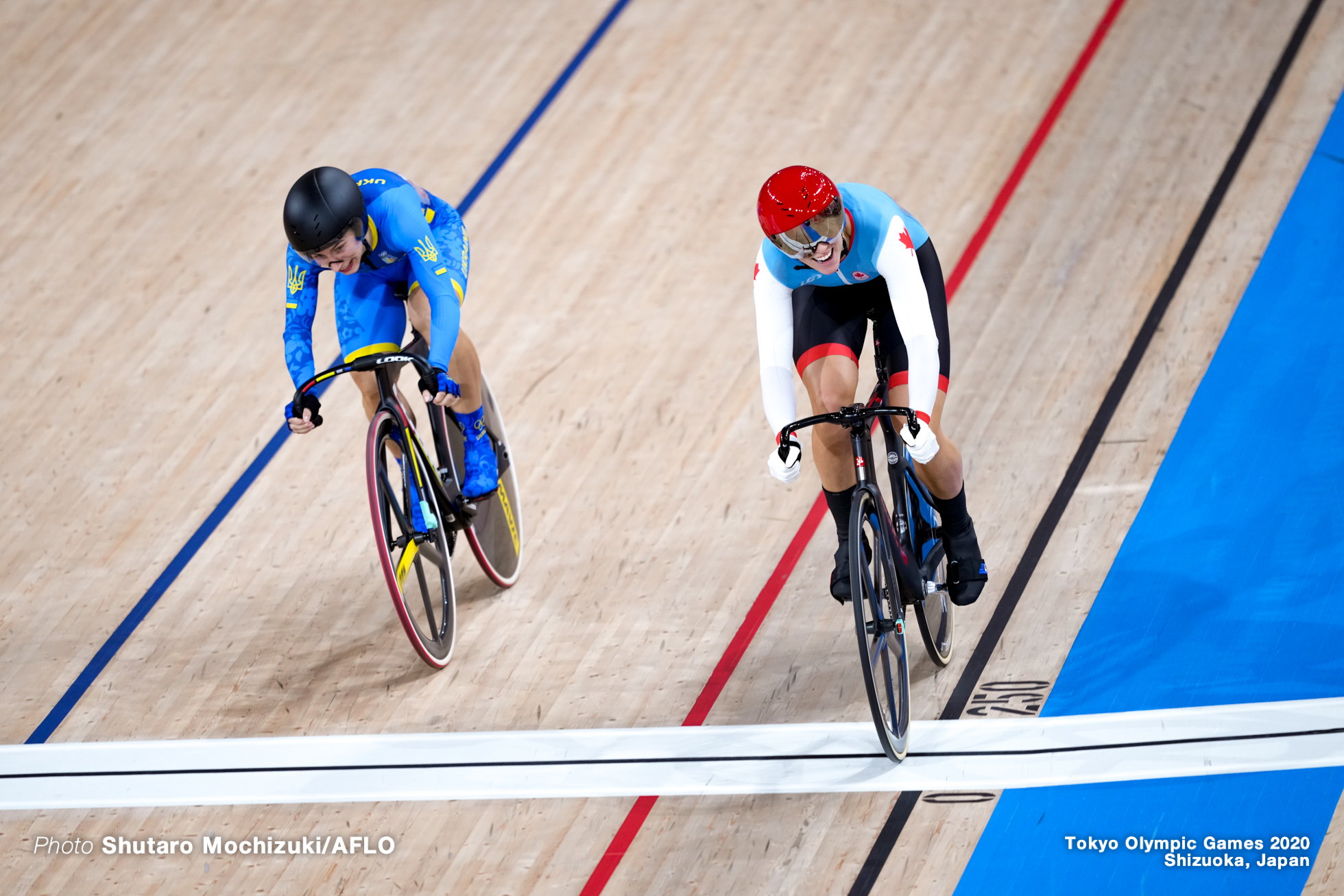 オレナ・スタリコワ Olena Starikova (UKR), ケルシー・ミシェル Kelsey Mitchell (CAN), Women's Sprint Final AUGUST 8, 2021 - Cycling : during the Tokyo 2020 Olympic Games at the Izu Velodrome in Shizuoka, Japan. (Photo by Shutaro Mochizuki/AFLO)