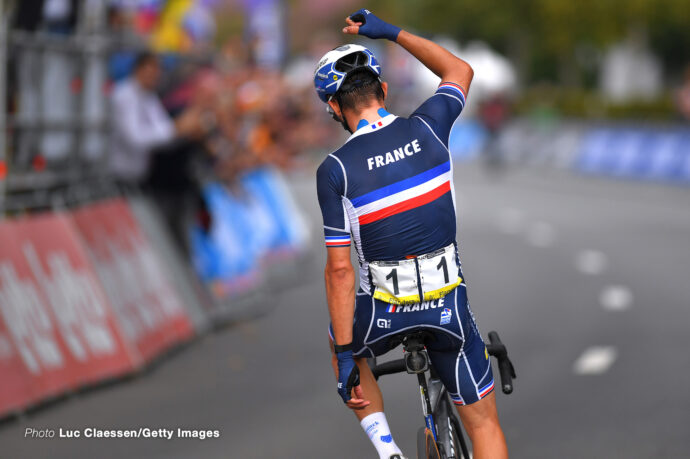 LEUVEN, BELGIUM - SEPTEMBER 26: Julian Alaphilippe of France celebrates at finish line as race winner during the 94th UCI Road World Championships 2021 - Men Elite Road Race a 268,3km race from Antwerp to Leuven / #flanders2021 / on September 26, 2021 in Leuven, Belgium. (Photo by Luc Claessen/Getty Images)