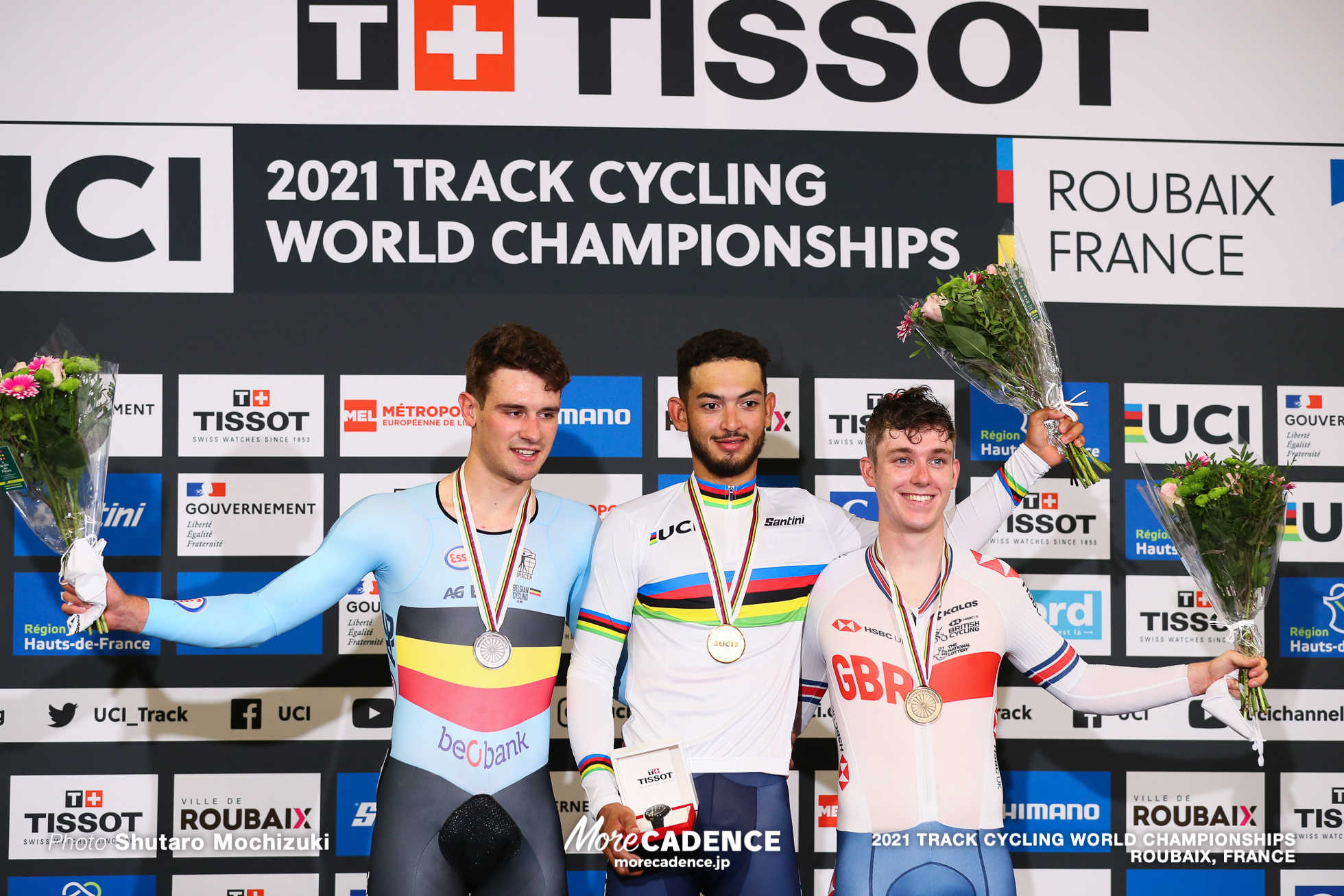 Men's Scratch Race Podium / 2021 Track Cycling World Championships, Roubaix, GRONDIN Donavan（FRA）ドノヴァン・ゴロンダン, DENS Tuur （BEL）ツーア・デンス, BRITTON Rhys （GBR）リース・ブリットン