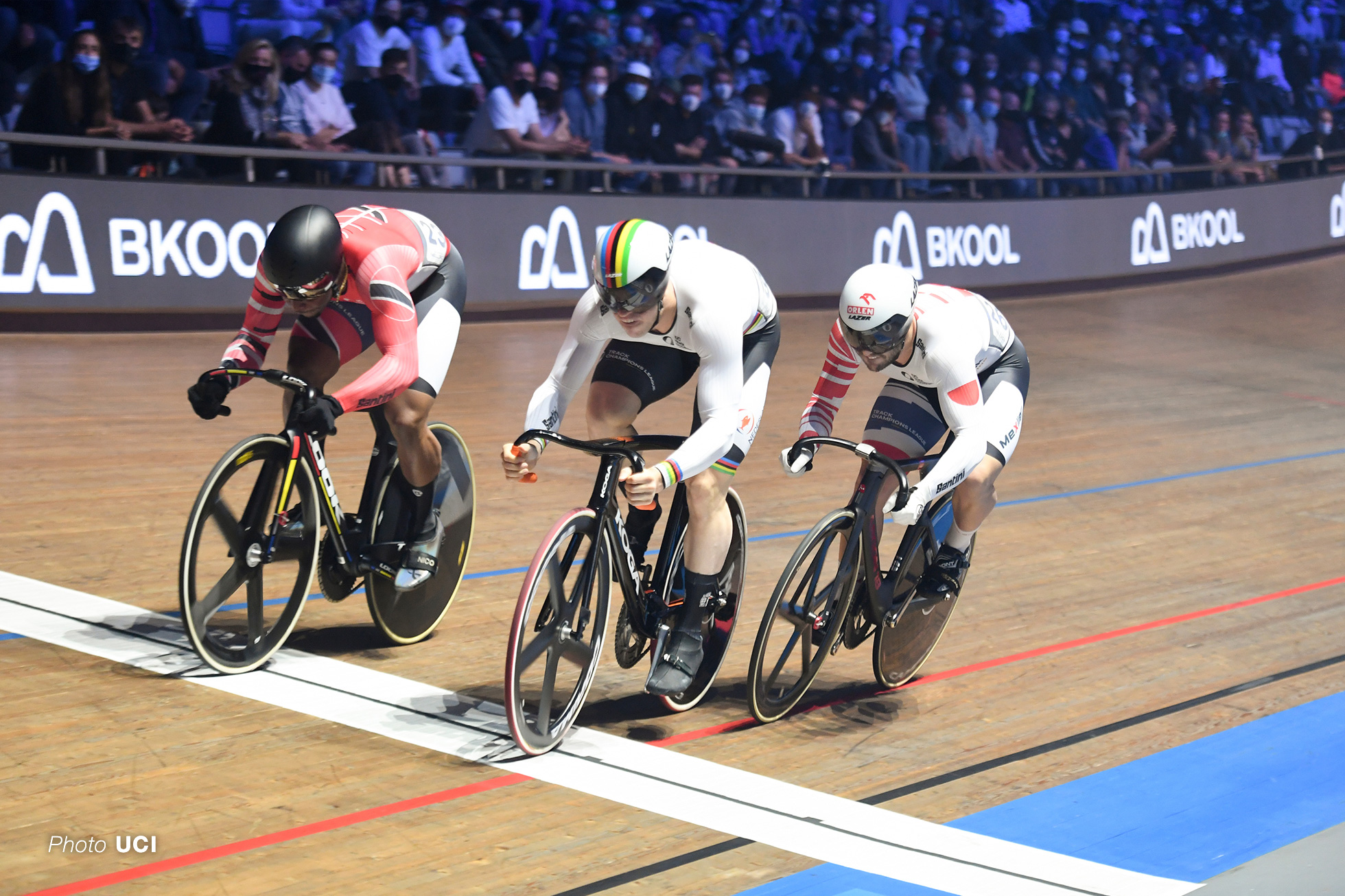 Harrie Lavreysen wins his semi final sprint UCIトラックチャンピオンズリーグ第1戦