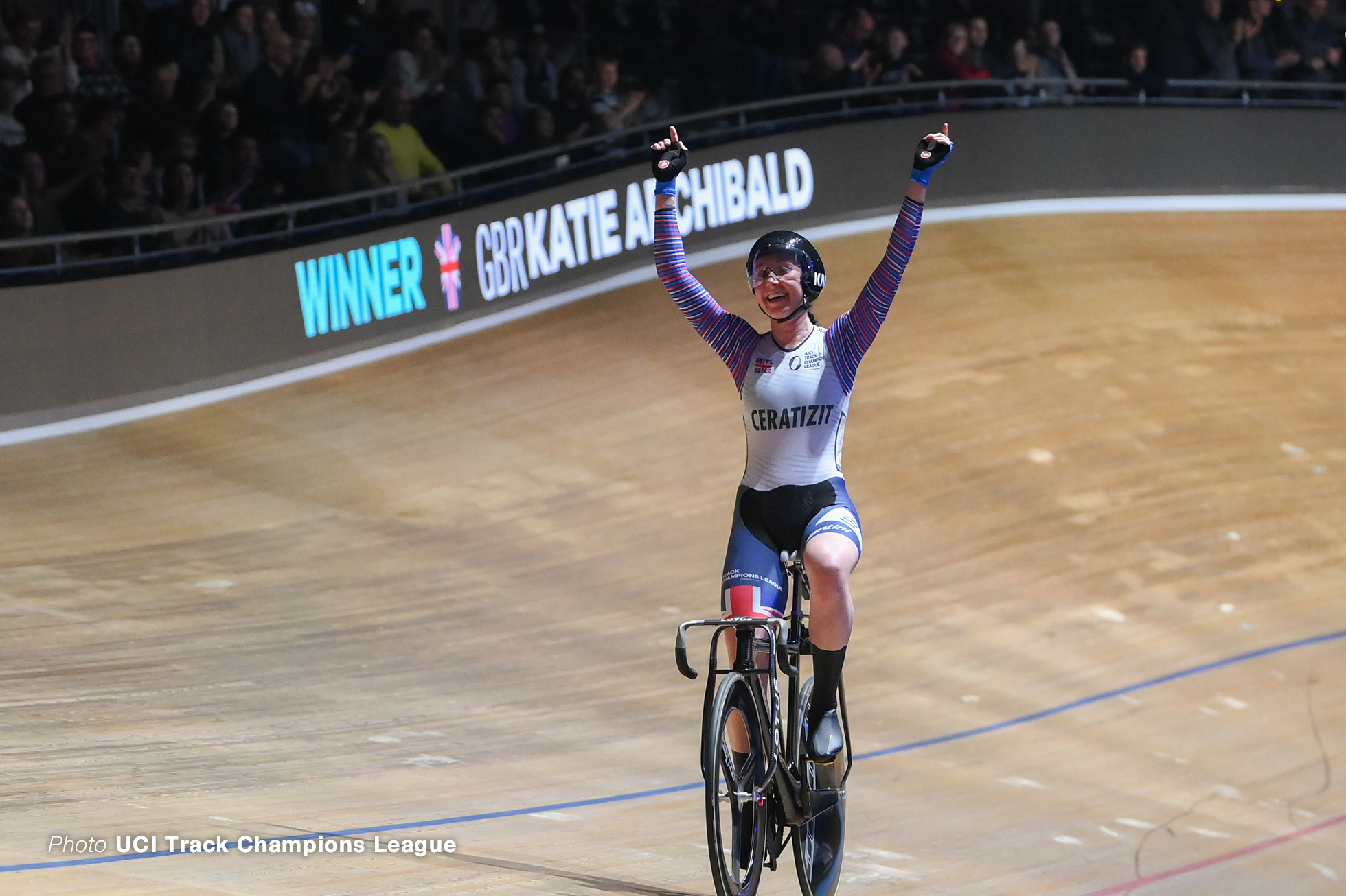 ケイティ・アーチボルド Katie Archibald of Great Britain after taking the victory in the Womens Elimination Race, UCI Track Champions League, Round 2: Berlin