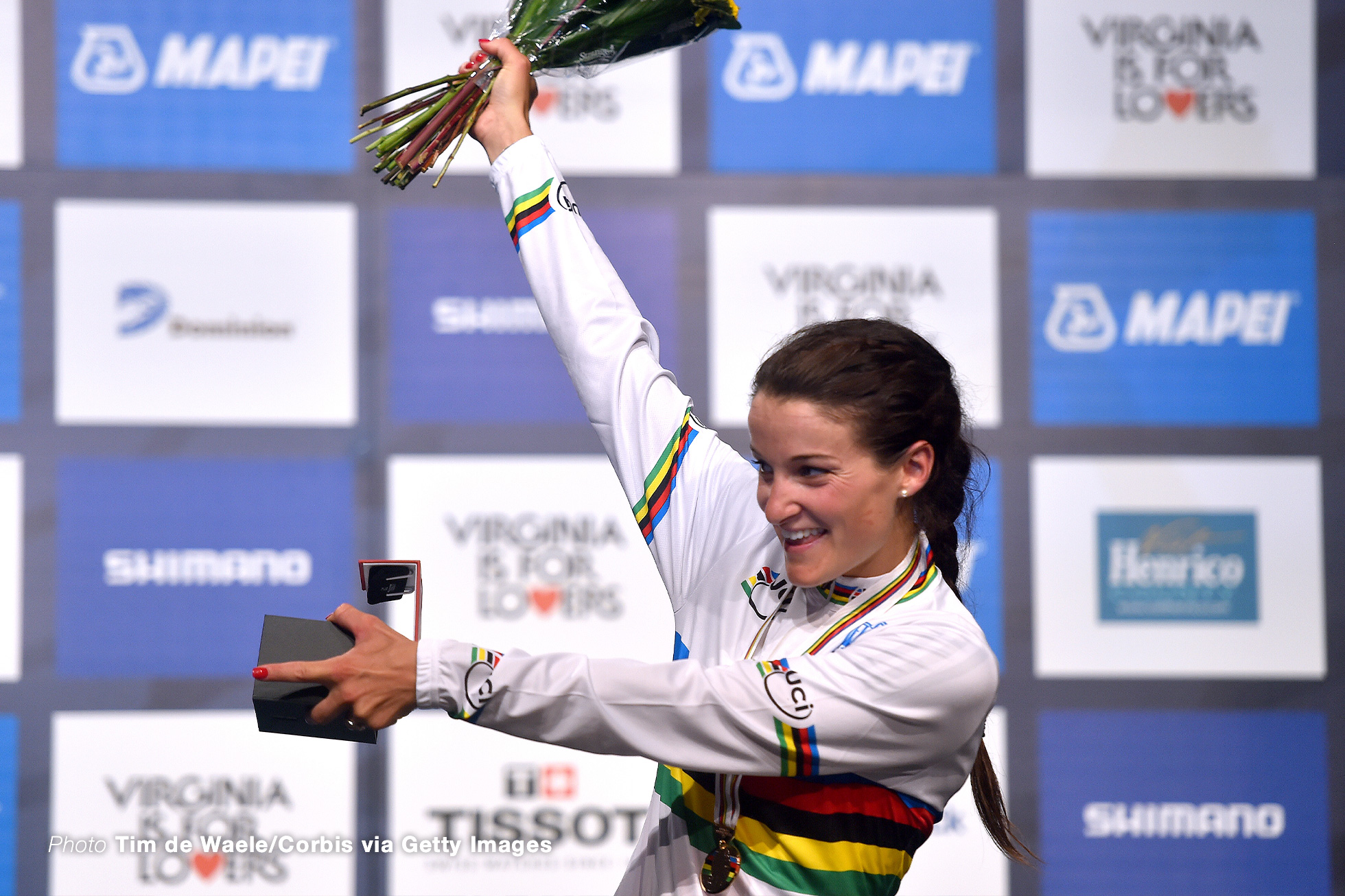 Cycling: Road World Championships 2015 / Women Elite Podium/ ARMITSTEAD Elizabeth (GBR) Gold Medal/ Celebration Joie Vreugde/ 54 WALKER Jessie 55 WEAVER Molly Richmond - Richmond (129,8Km)/ Femmes Vrouwen / Championat du Monde Route / Wereldkampioenschap Weg /©Tim De Waele (Photo by Tim de Waele/Corbis via Getty Images)