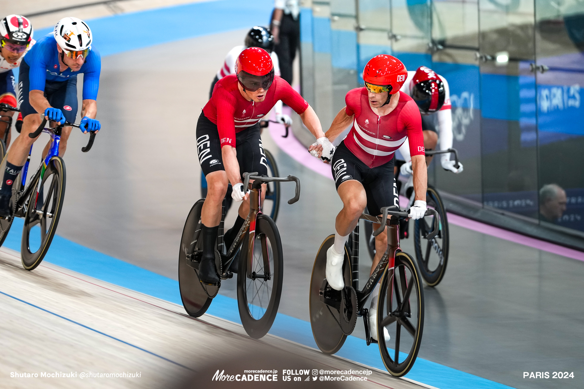 ミカエル・モルコフ MOERKOEV Michael, ニクラス・ラースン LARSEN Niklas, DEN, mens madison, Olympic Games Paris 2024, Saint-Quentin-en-Yvelines Velodrome, August 10, 2024 in Paris, France