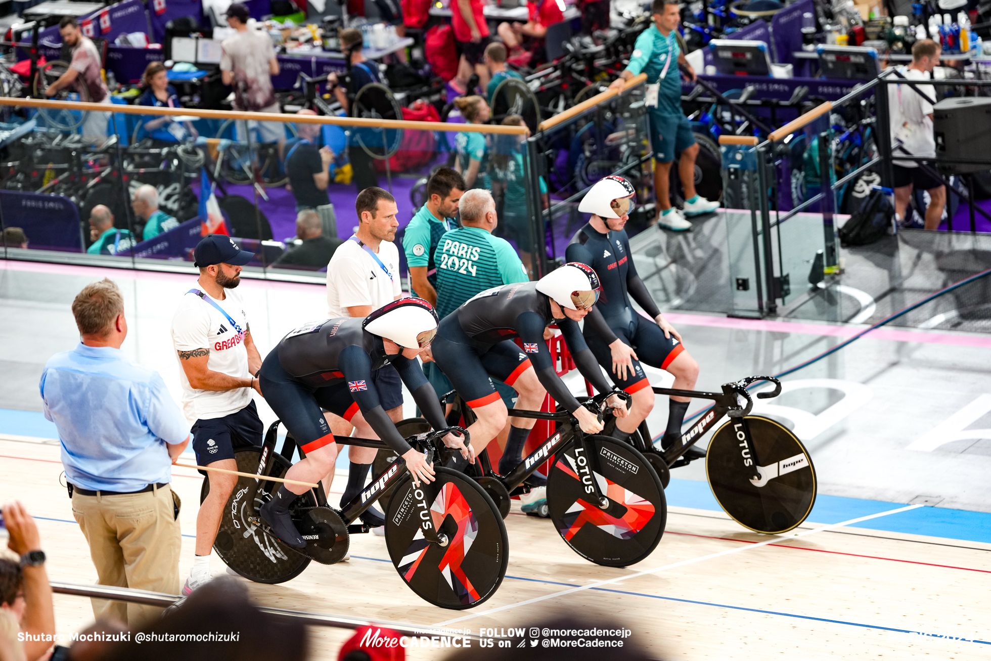 ジャック・カーリン CARLIN Jack, ハーミッシュ・タンブル TURNBULL Hamish, エド・ロウ LOWE Ed, Great Britain, mens team sprint, Olympic Games Paris 2024, Saint-Quentin-en-Yvelines Velodrome, August 06, 2024 in Paris, France