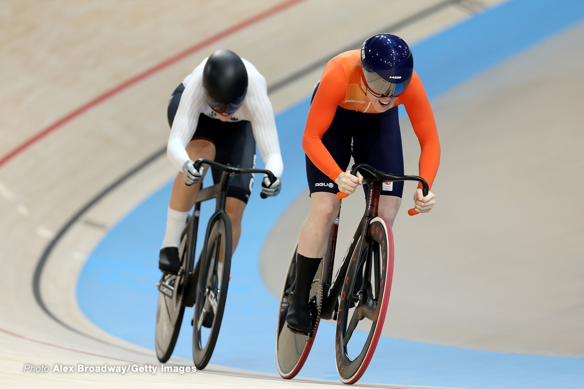 PARIS, FRANCE - AUGUST 11: (L-R) Lea Friedrich of Team Germany and sprint winner Hetty van De Wouw of Team Netherlands compete during the Women's Sprint, Semifinals - Race 2 on day sixteen of the Olympic Games Paris 2024 at Saint-Quentin-en-Yvelines Velodrome on August 11, 2024 in Paris, France. (Photo by Alex Broadway/Getty Images)