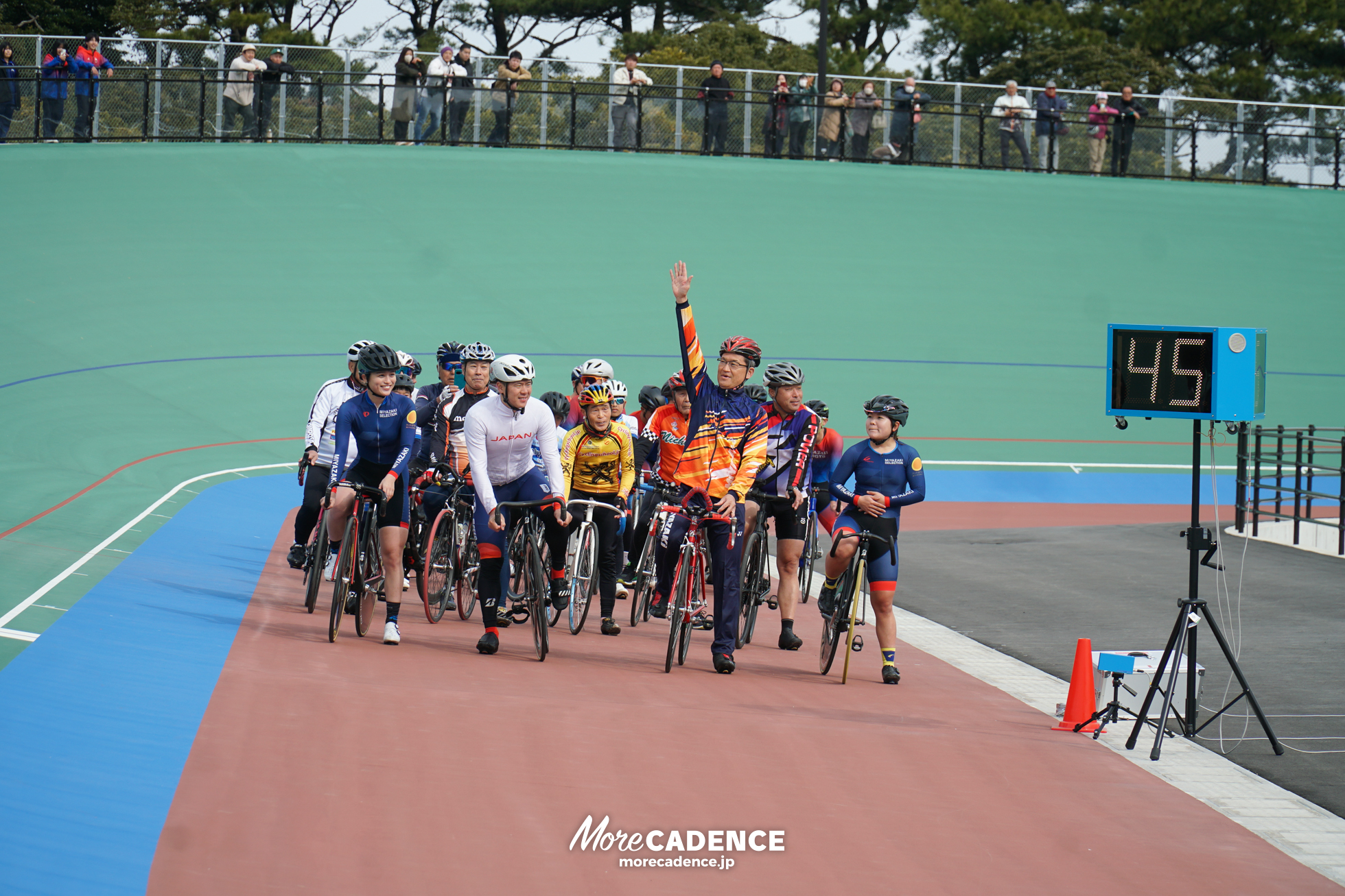 長迫吉拓, 河野俊嗣宮崎県知事, 年見穂風, 岩元美佳, ひなたベロドローム宮崎