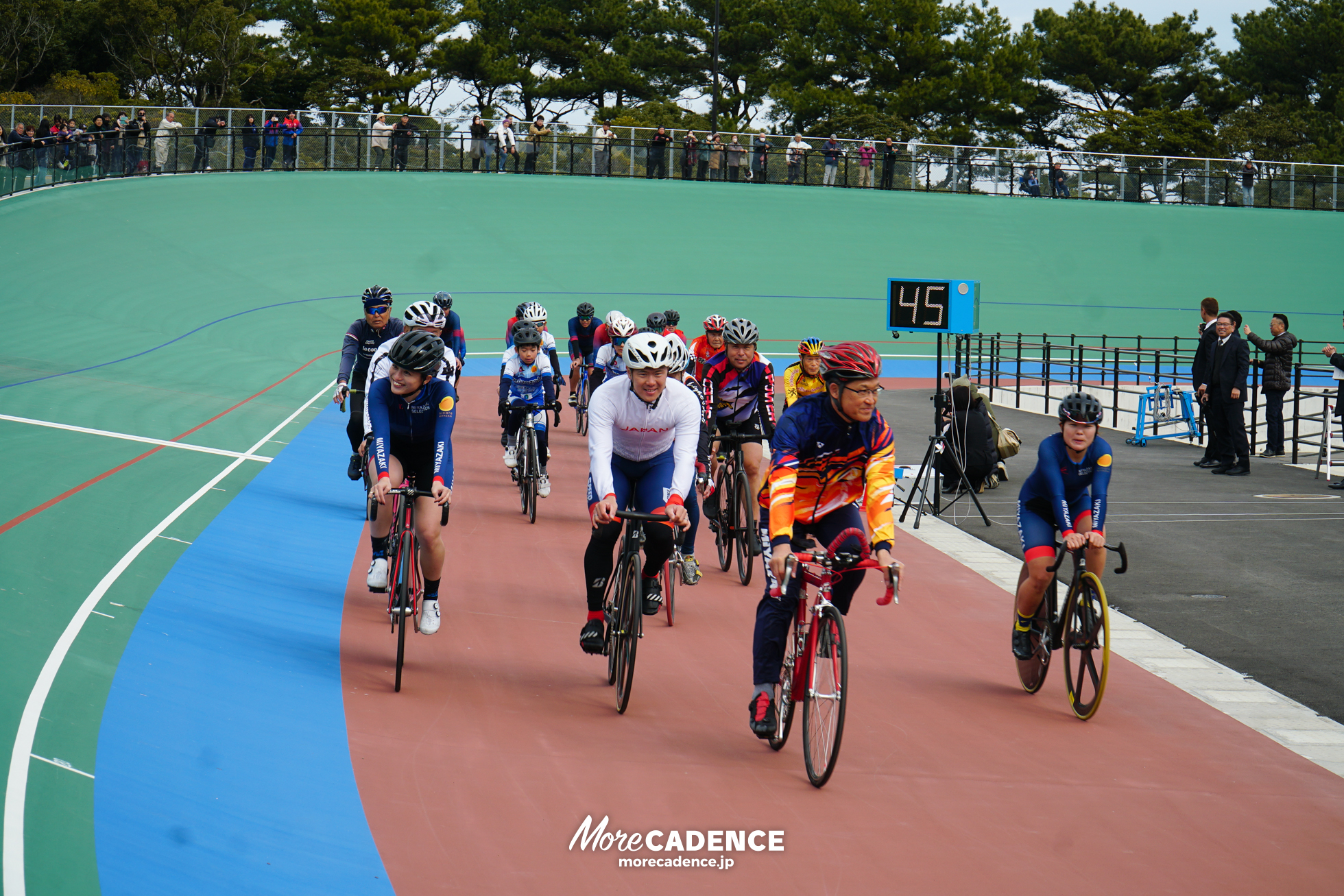 長迫吉拓, 河野俊嗣宮崎県知事, 年見穂風, 岩元美佳, ひなたベロドローム宮崎