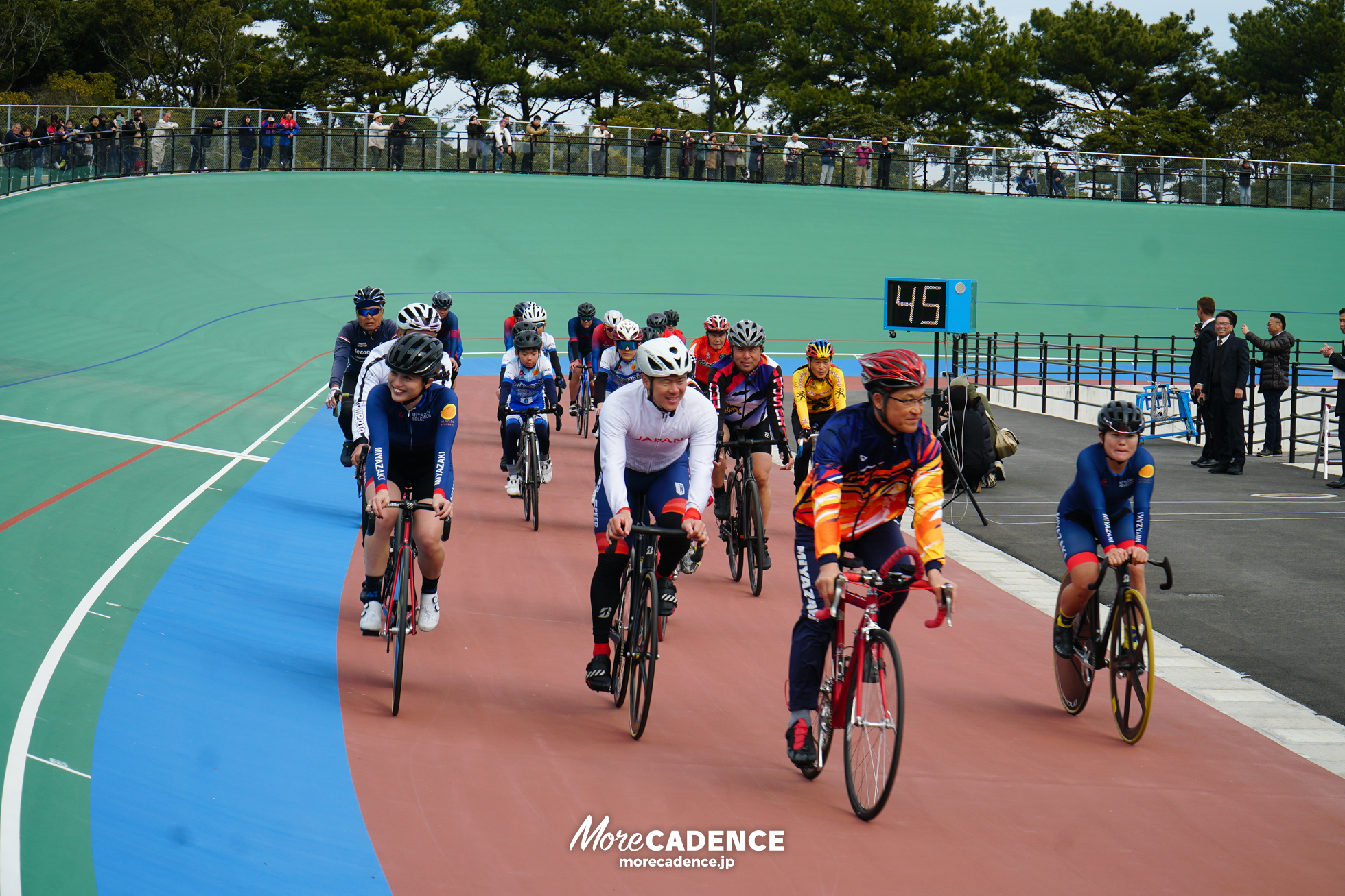 長迫吉拓, 河野俊嗣宮崎県知事, 年見穂風, 岩元美佳, ひなたベロドローム宮崎