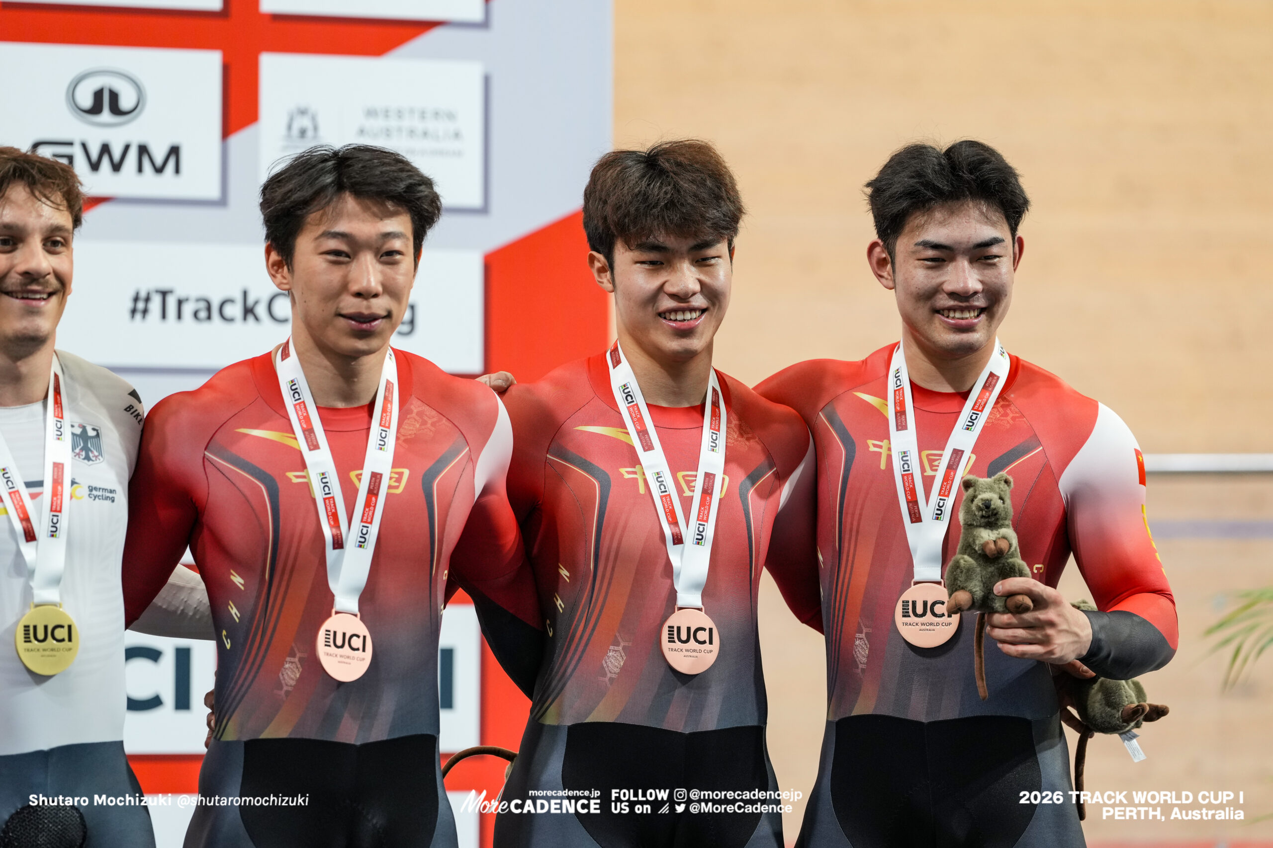 JIN Zhiheng, ジン・シーハン, CHN, LI Zhiwei, リ・チーウェイ, CHN, XIE Han, シー・ハン, CHN, 男子チームスプリント, 表彰, MEN Elite Team Sprint, Podium, 2026ワールドカップ第1戦, オーストラリア, パース, 2026 UCI Track World Cup, Round 1, Perth, Australia