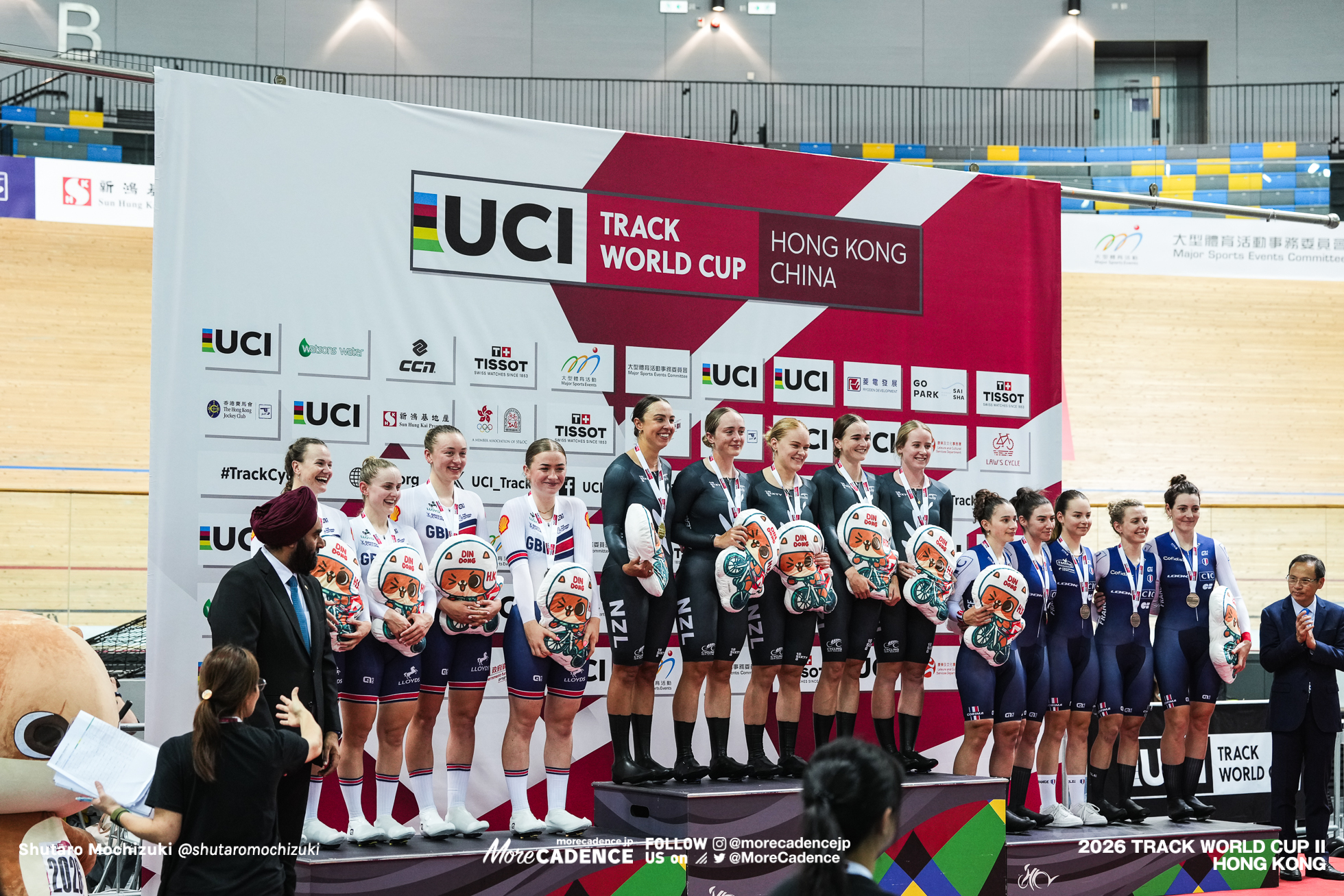 ブライオニー・ボサ, BOTHA Bryony, NZL, サマンサ・ドネリー, DONNELLY Samantha, NZL, エミリー・シャーマン, SHEARMAN Emily, NZL, アリー・ウォラストン, WOLLASTON Ally Marée, NZL, ミーガン・バーカー, BARKER Megan, GBR, エリン・ブースマン, BOOTHMAN Erin, GBR, マドレイン・リーチ, LEECH Madelaine, GBR, ジェシカ・ロバーツ, ROBERTS Jessica, GBR, マリオン・ボラス, BORRAS Marion, FRA, クリモンス・シェルー, CHEREAU Clémence, FRA, メラニー・デュパ, DUPIN Mélanie, FRA, イロナ・ルア, ROUAT Ilona, FRA, 女子チームパシュート, 表彰, WOMEN'S Team Pursuit, Podium, 2026ワールドカップ第2戦, 香港, 2026 UCI Track World Cup, Round 2, Hong Kong