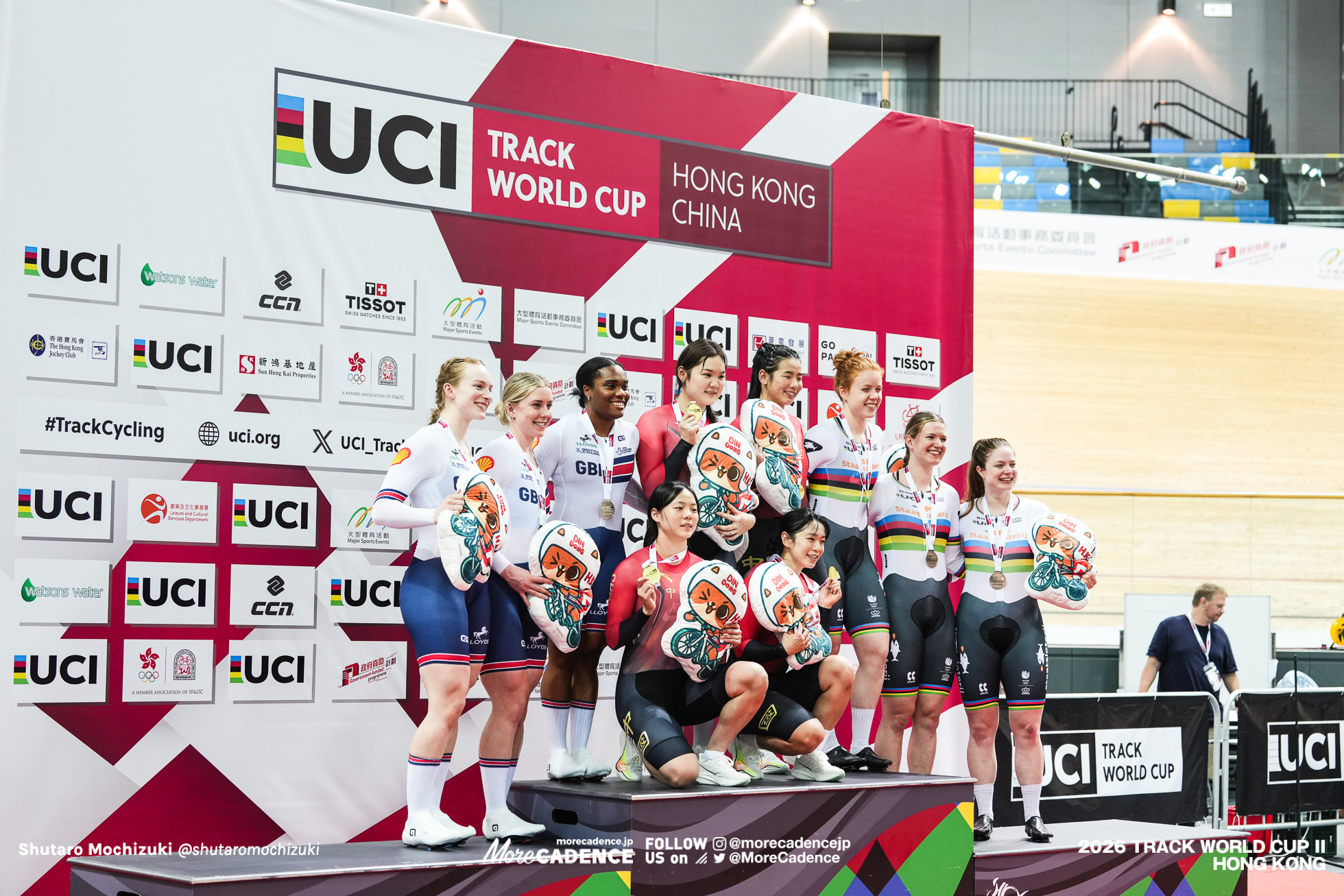ルオ・シュエハン, LUO Xuehuang, CHN, ワン・リーファン, WANG Lijuan, CHN, 苑丽颖 ユアン・リイン, YUAN Liying, CHN, トン・メンチー, TONG Mengqi, CHN, ローレン・ベル, BELL Lauren, GBR, エマ・フィヌカン, FINUCANE Emma, GBR, リアーナ・パリス スミス, PARRIS-SMITH Rhianna, GBR, キンブリー・ケイリー, KALEE Kimberly, NED, ヘティ・ファンデルワウ, VAN DE WOUW Hetty, NED, ステフィー・ファンデルピート, VAN DER PEET Steffie, NED, 女子チームスプリント, 表彰, WOMEN'S Team Sprint, Podium, 2026ワールドカップ第2戦, 香港, 2026 UCI Track World Cup, Round 2, Hong Kong